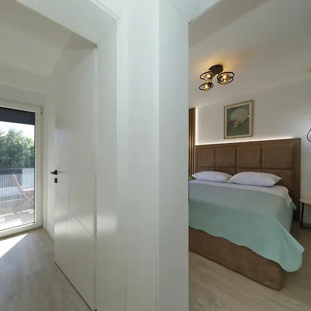 Casa فيلة Debeljak