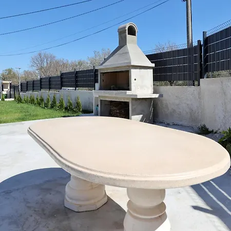 Casa *