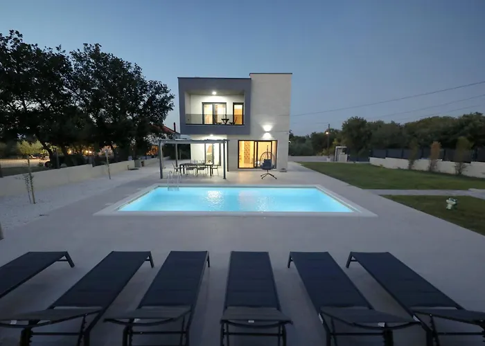 Casa *