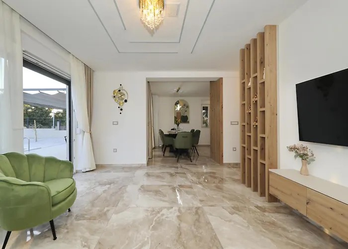 Casa * Debeljak
